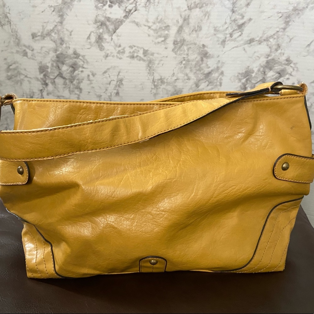 Axcess Vintage Shoulder Bag